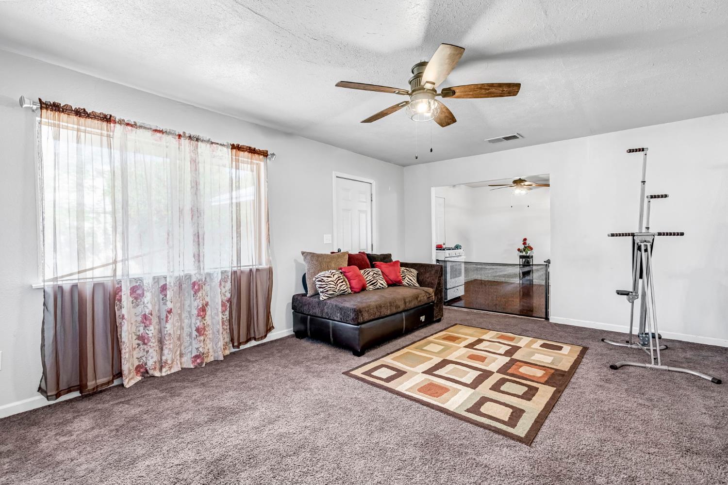 22080 W Nevada Ave, San Joaquin, CA 93660