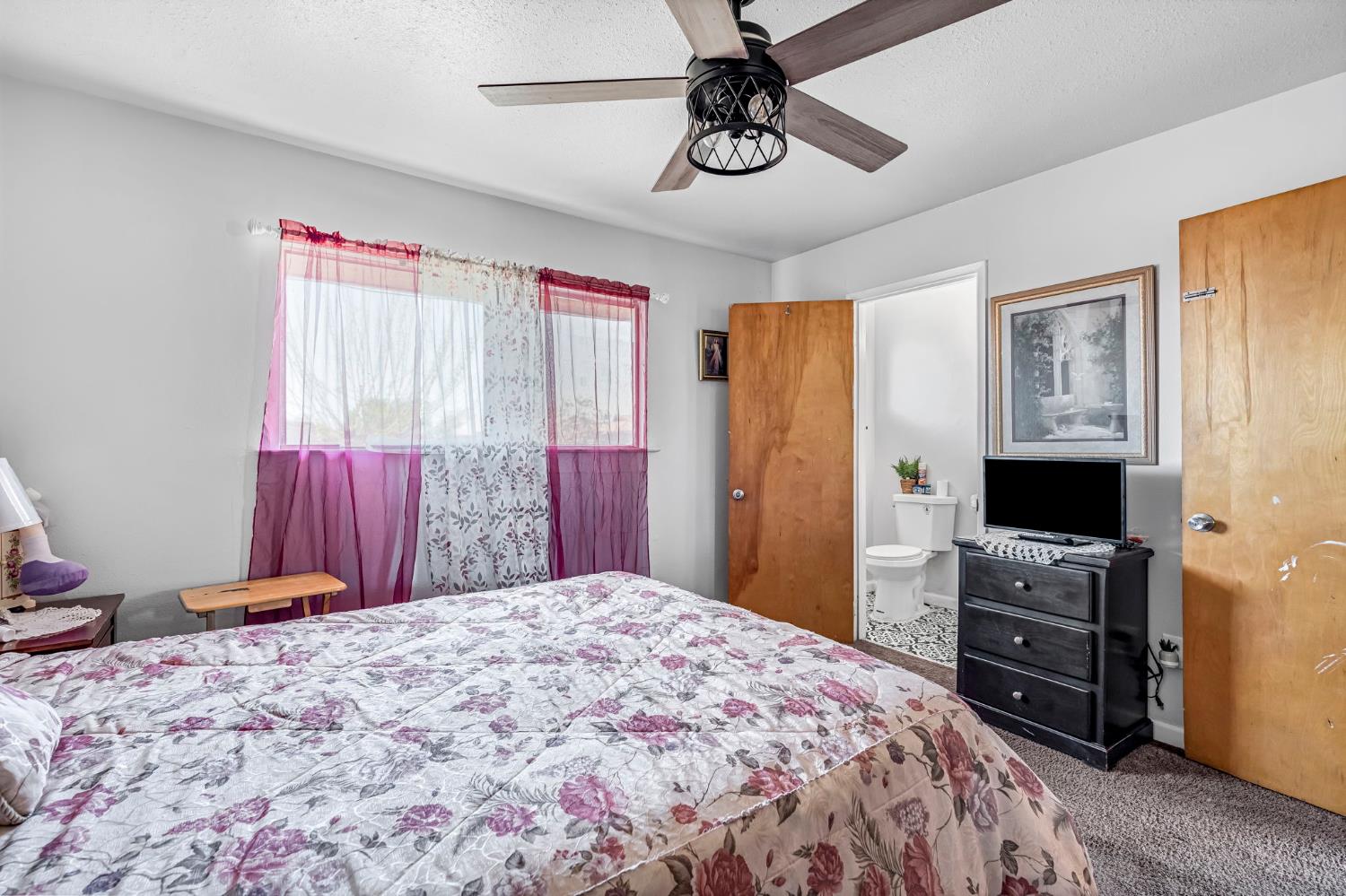 22080 W Nevada Ave, San Joaquin, CA 93660