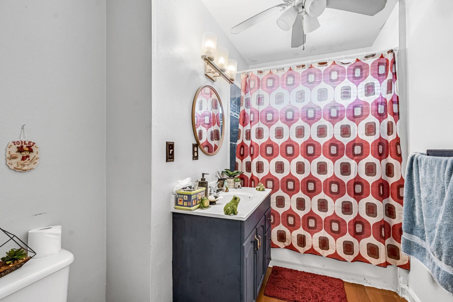 22080 W Nevada Ave, San Joaquin, CA 93660