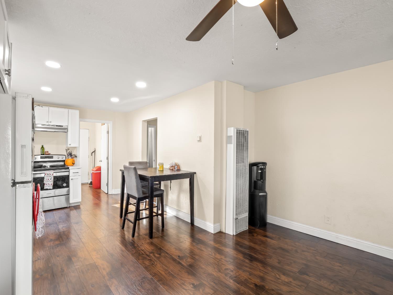 611 N Safford, Fresno, CA 93728