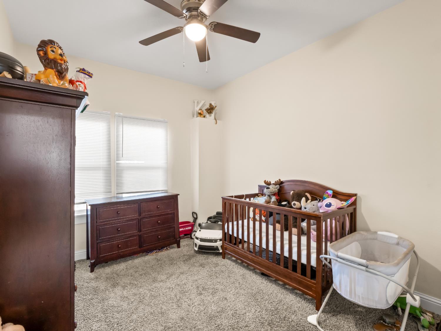 611 N Safford, Fresno, CA 93728