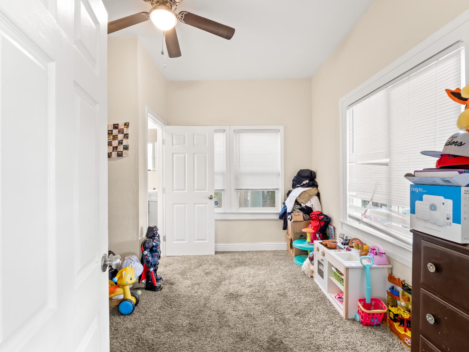 611 N Safford, Fresno, CA 93728