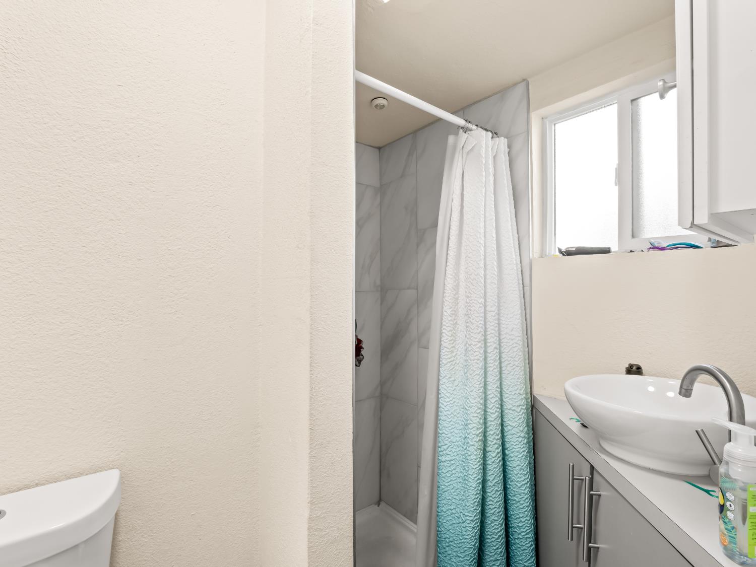 611 N Safford, Fresno, CA 93728