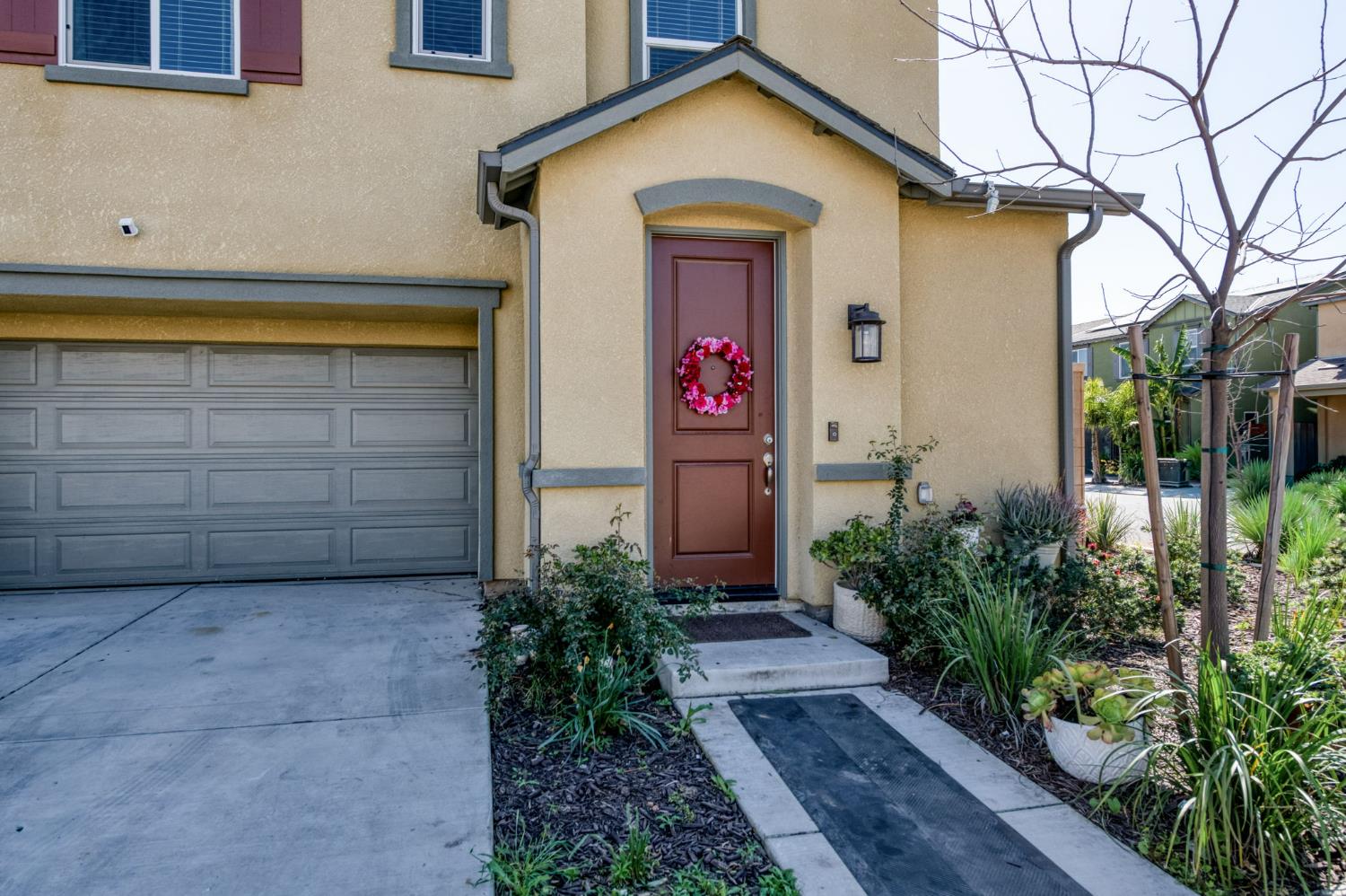 6137 W Richert Ave, Fresno, CA 93723