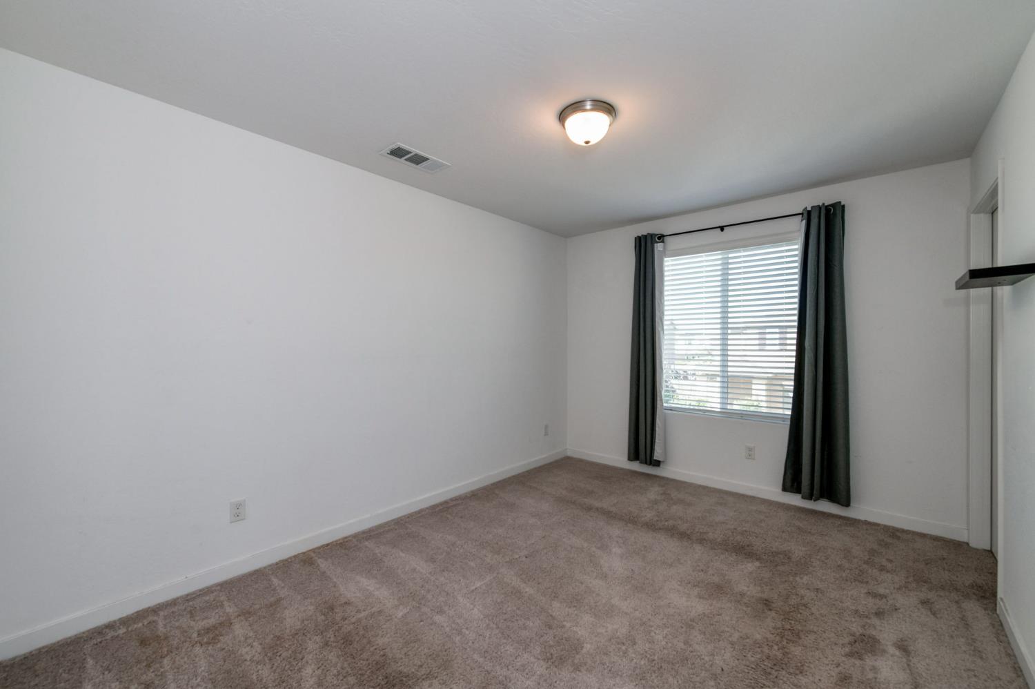 6137 W Richert Ave, Fresno, CA 93723