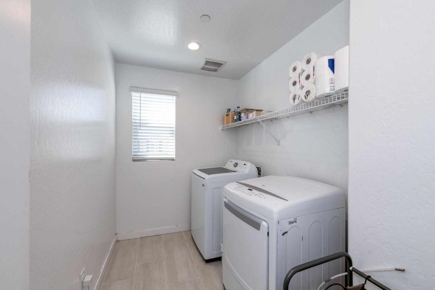 6137 W Richert Ave, Fresno, CA 93723