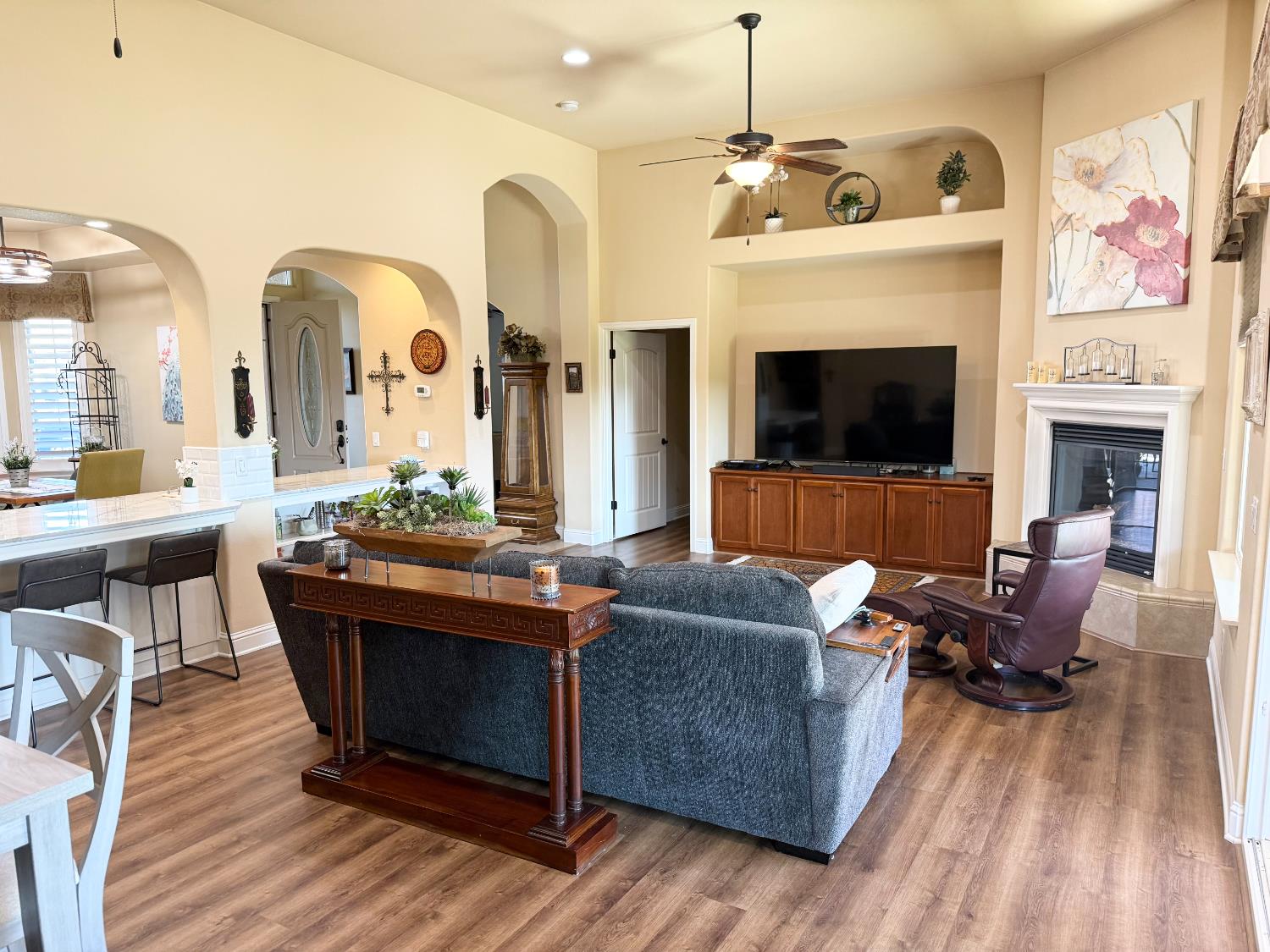 2670 Muncie Ave, Clovis, CA 93619