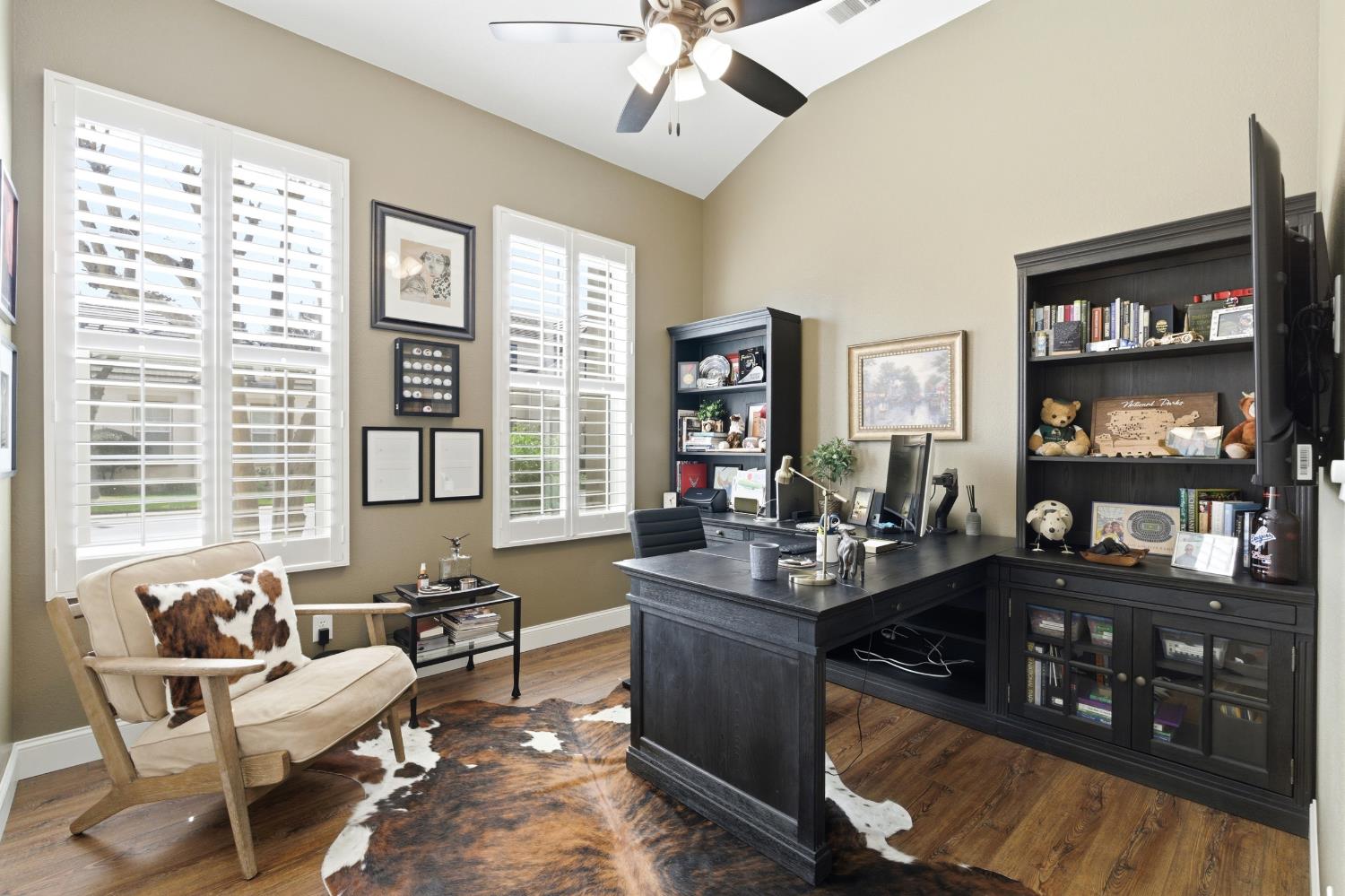 77 W Lester Ave, Clovis, CA 93619