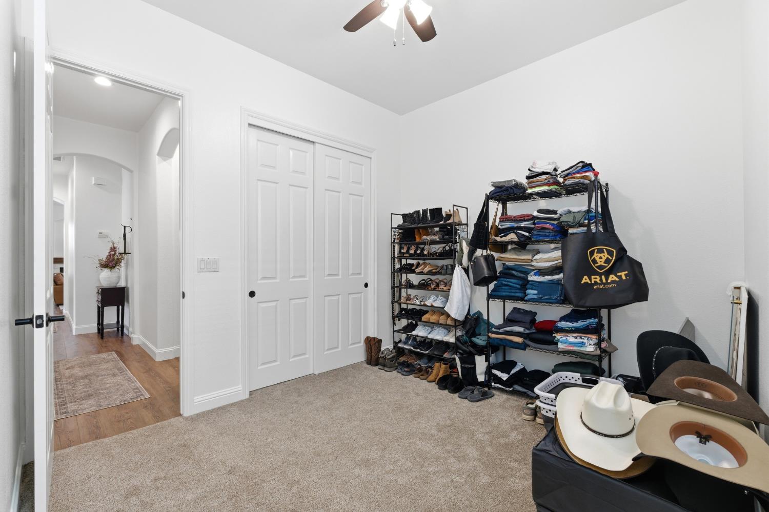 77 W Lester Ave, Clovis, CA 93619