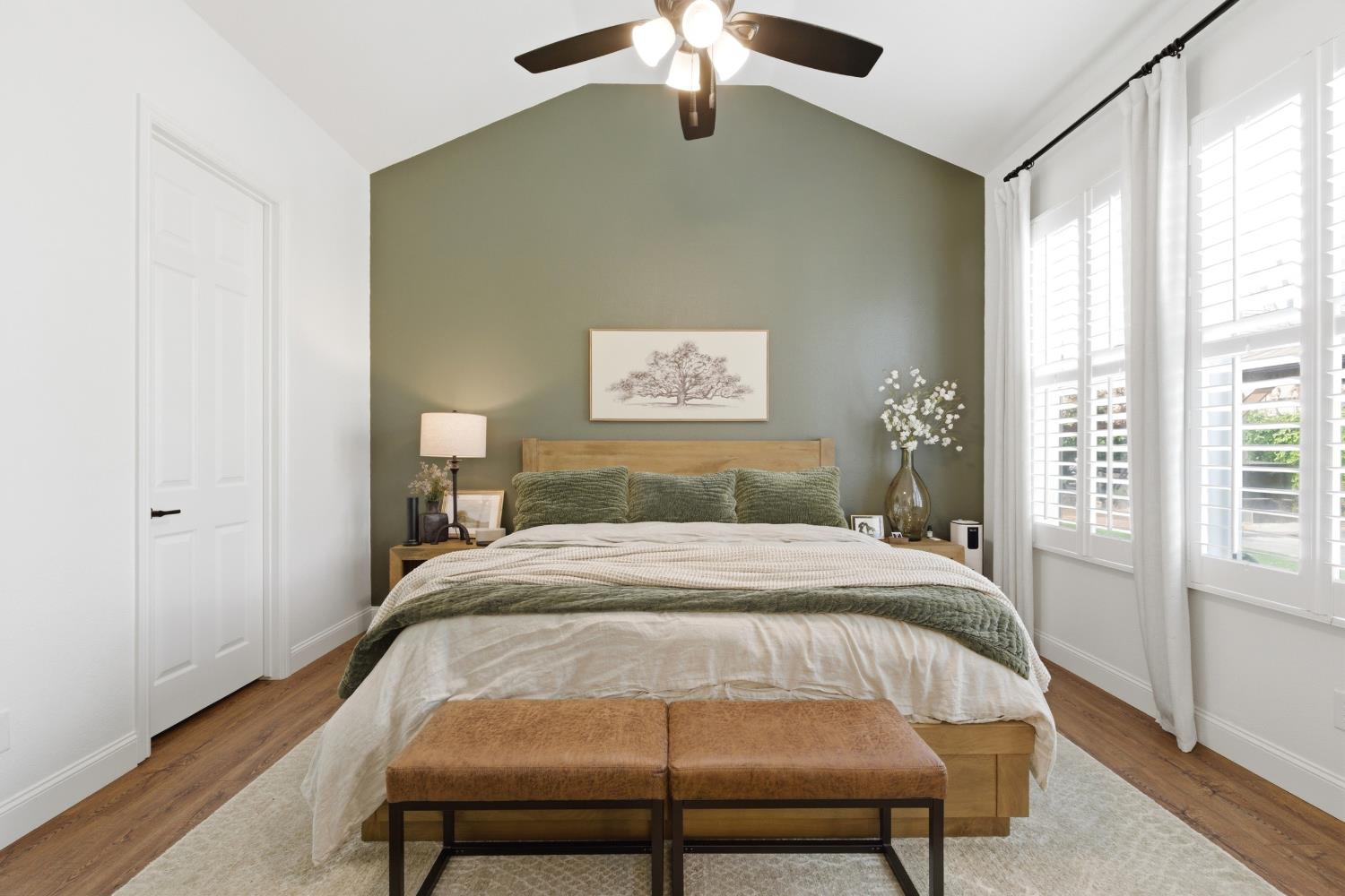 77 W Lester Ave, Clovis, CA 93619