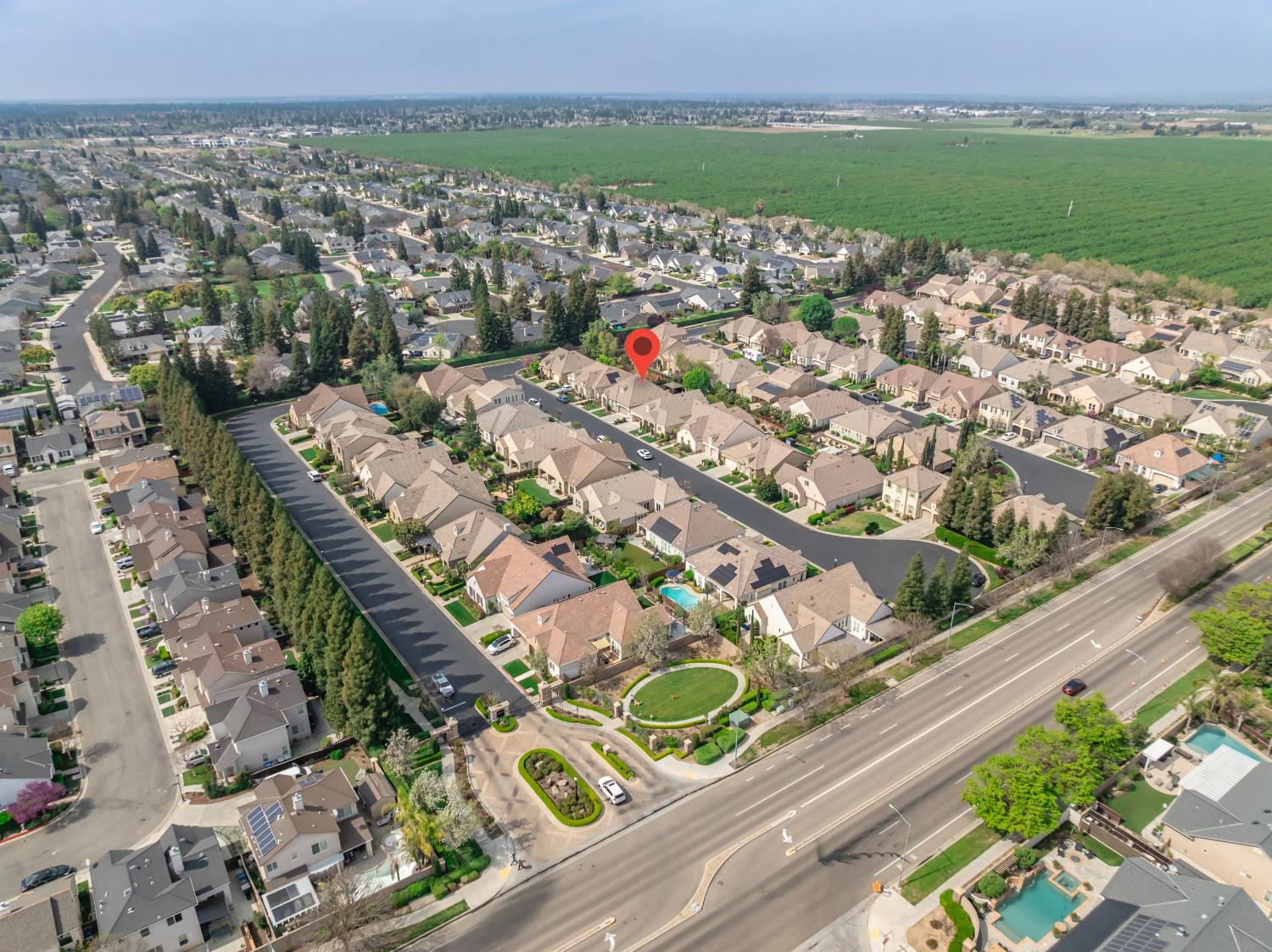 77 W Lester Ave, Clovis, CA 93619