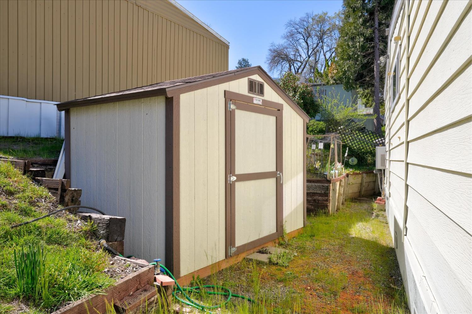 39678 Road 425 B #85, Oakhurst, CA 93644