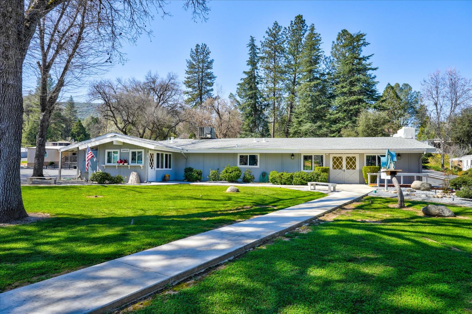 39678 Road 425 B #85, Oakhurst, CA 93644