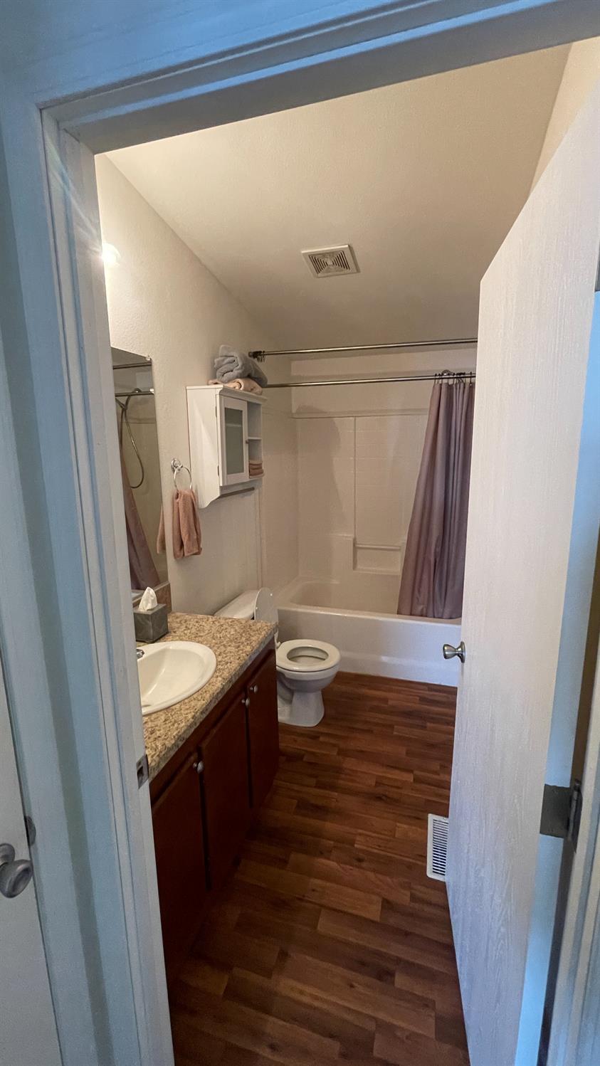 13945 S Academy Ave, Kingsburg, CA 93631