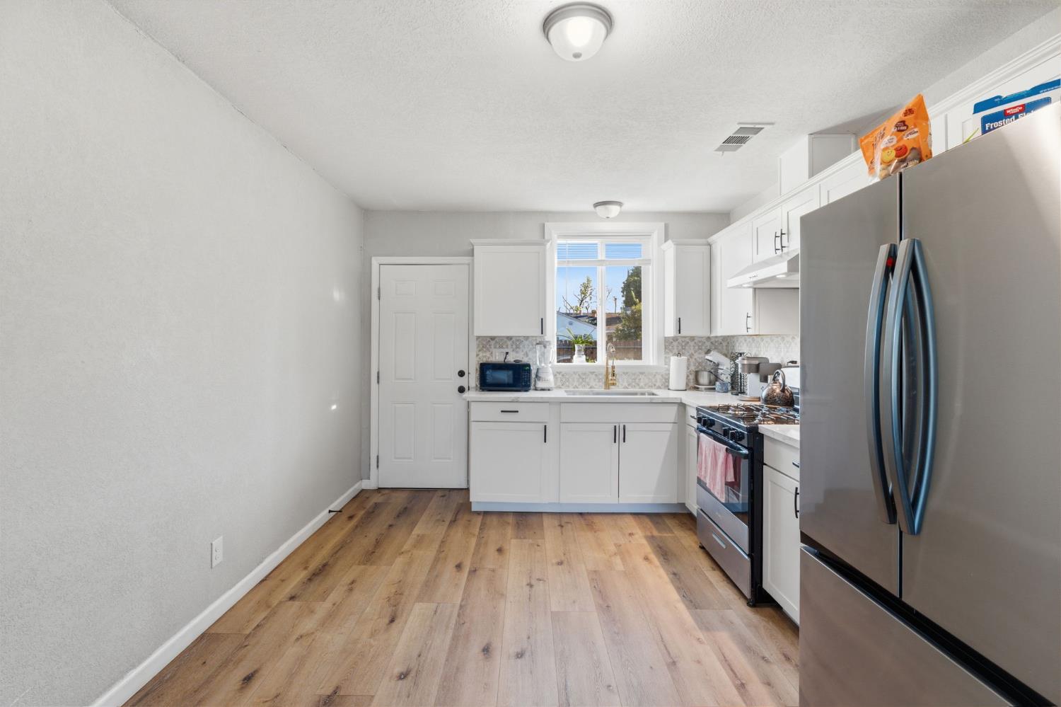 4530 E Mckenzie Ave, Fresno, CA 93702