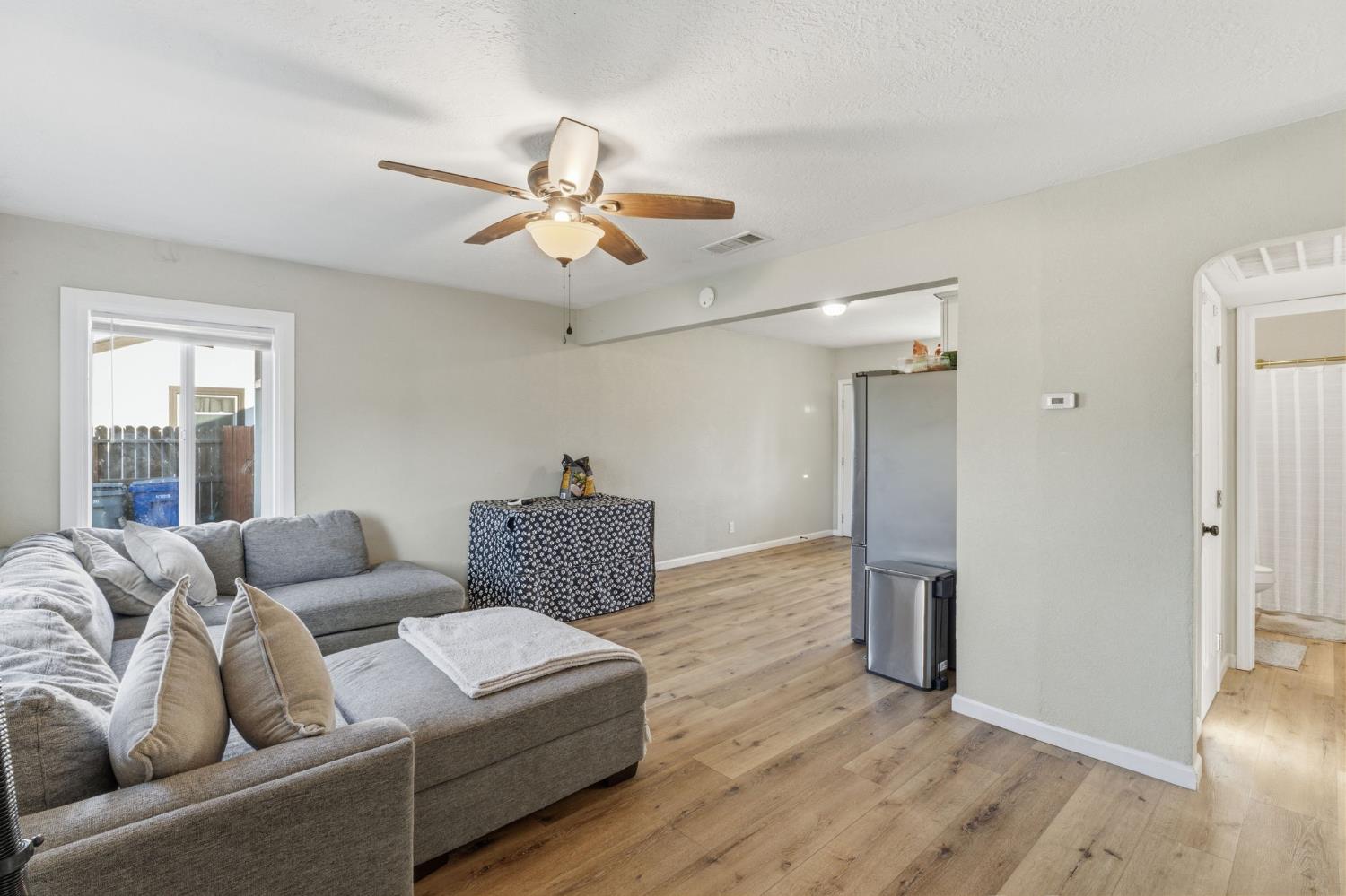 4530 E Mckenzie Ave, Fresno, CA 93702