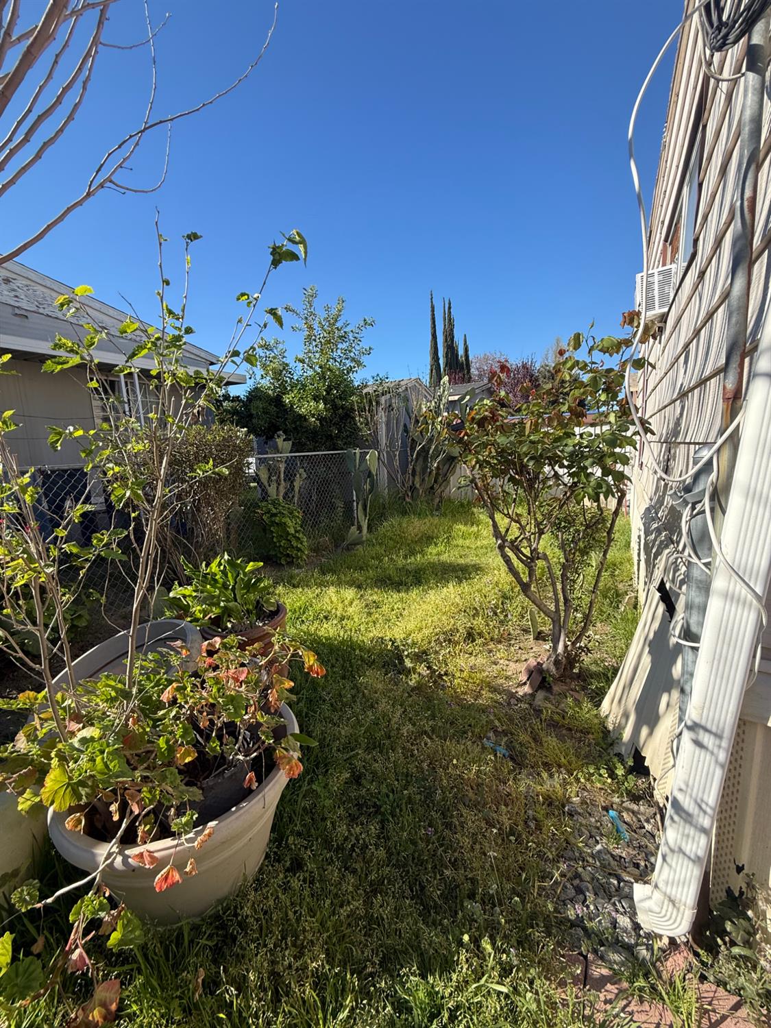 220 S Madera Ave #23, Kerman, CA 93630