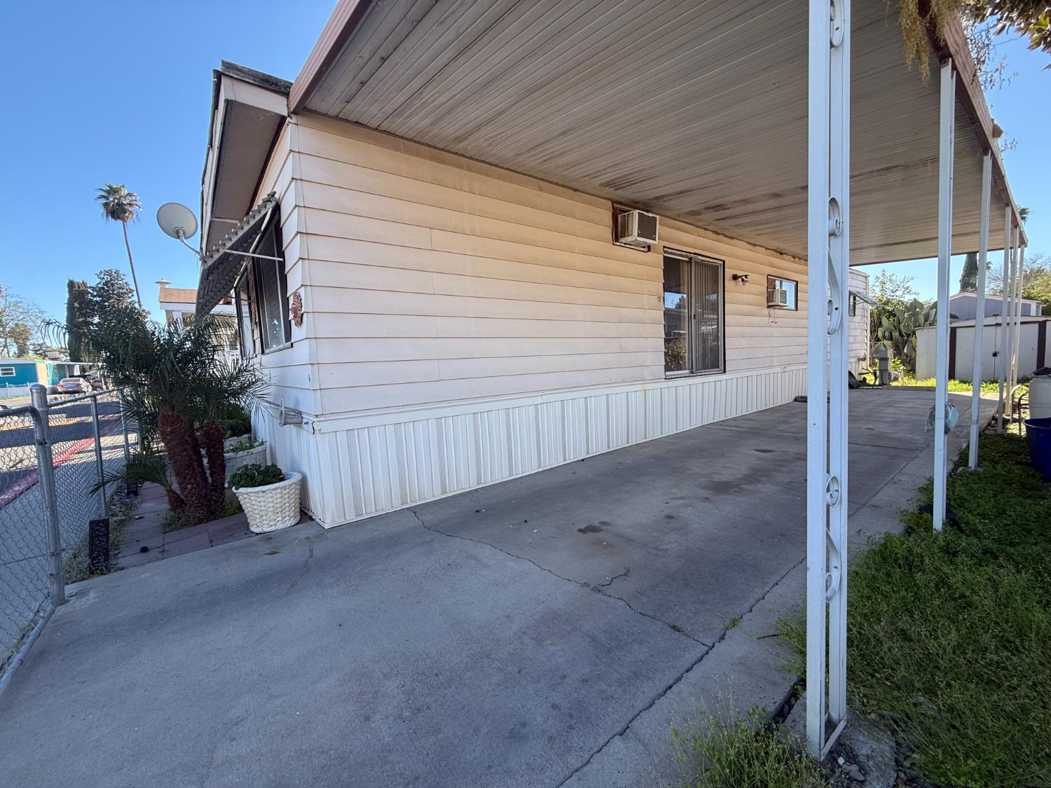 220 S Madera Ave #23, Kerman, CA 93630