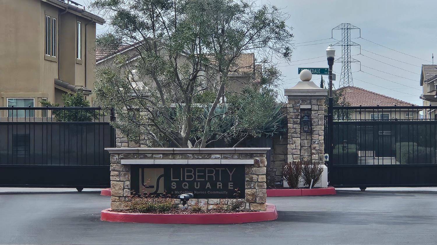 7093 N Astoria Dr, Fresno, CA 93722