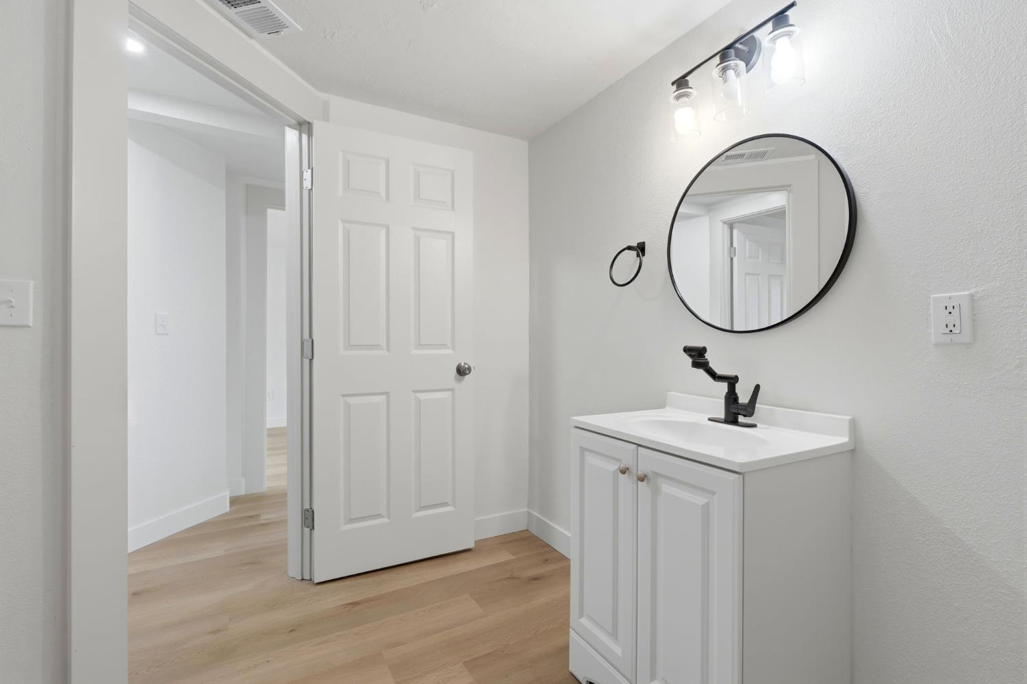 4629 E Alta Ave, Fresno, CA 93702