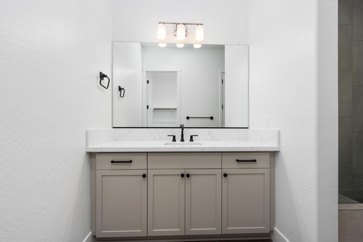 8388 Iron Creek Dr, Friant, CA 93626