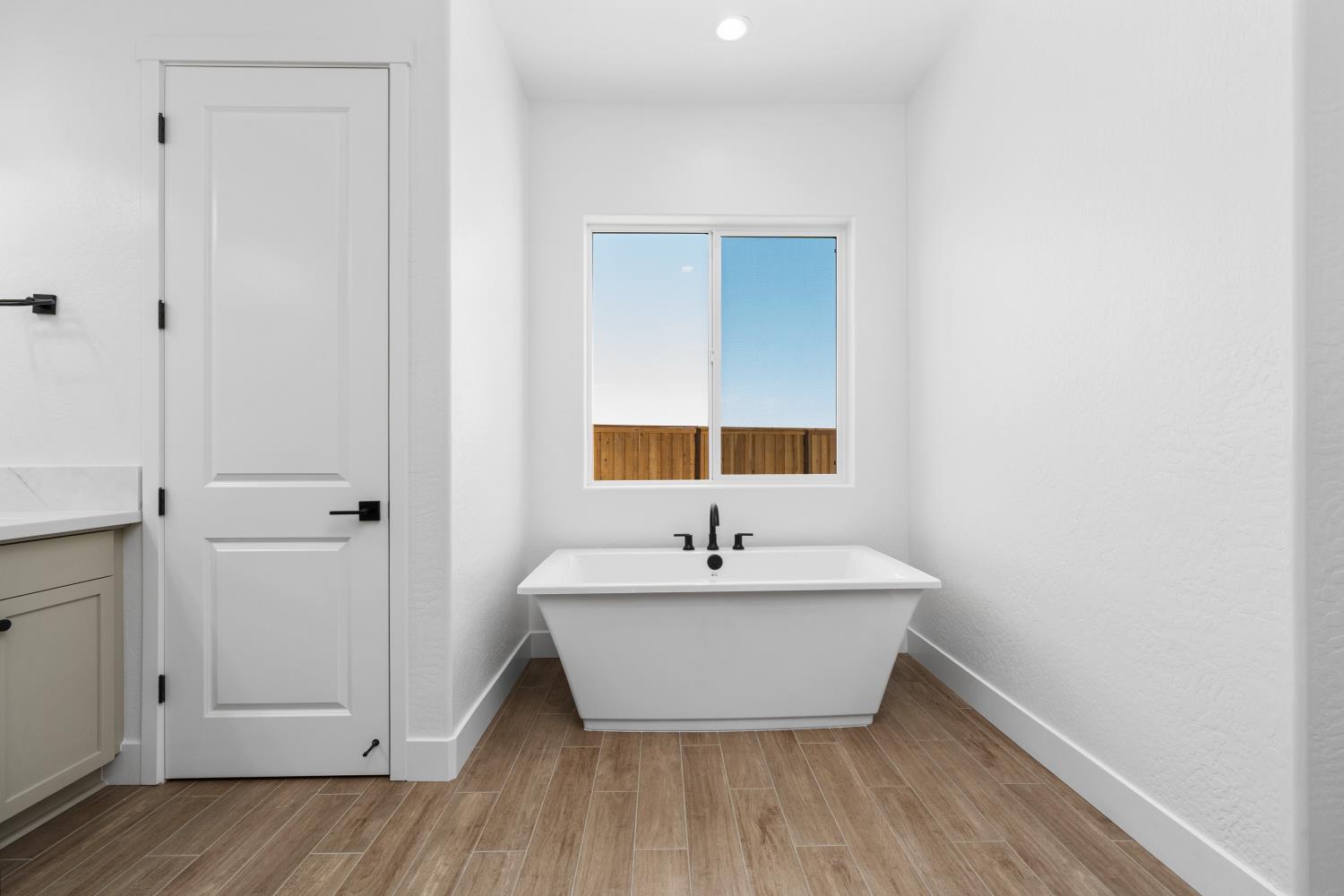 8388 Iron Creek Dr, Friant, CA 93626