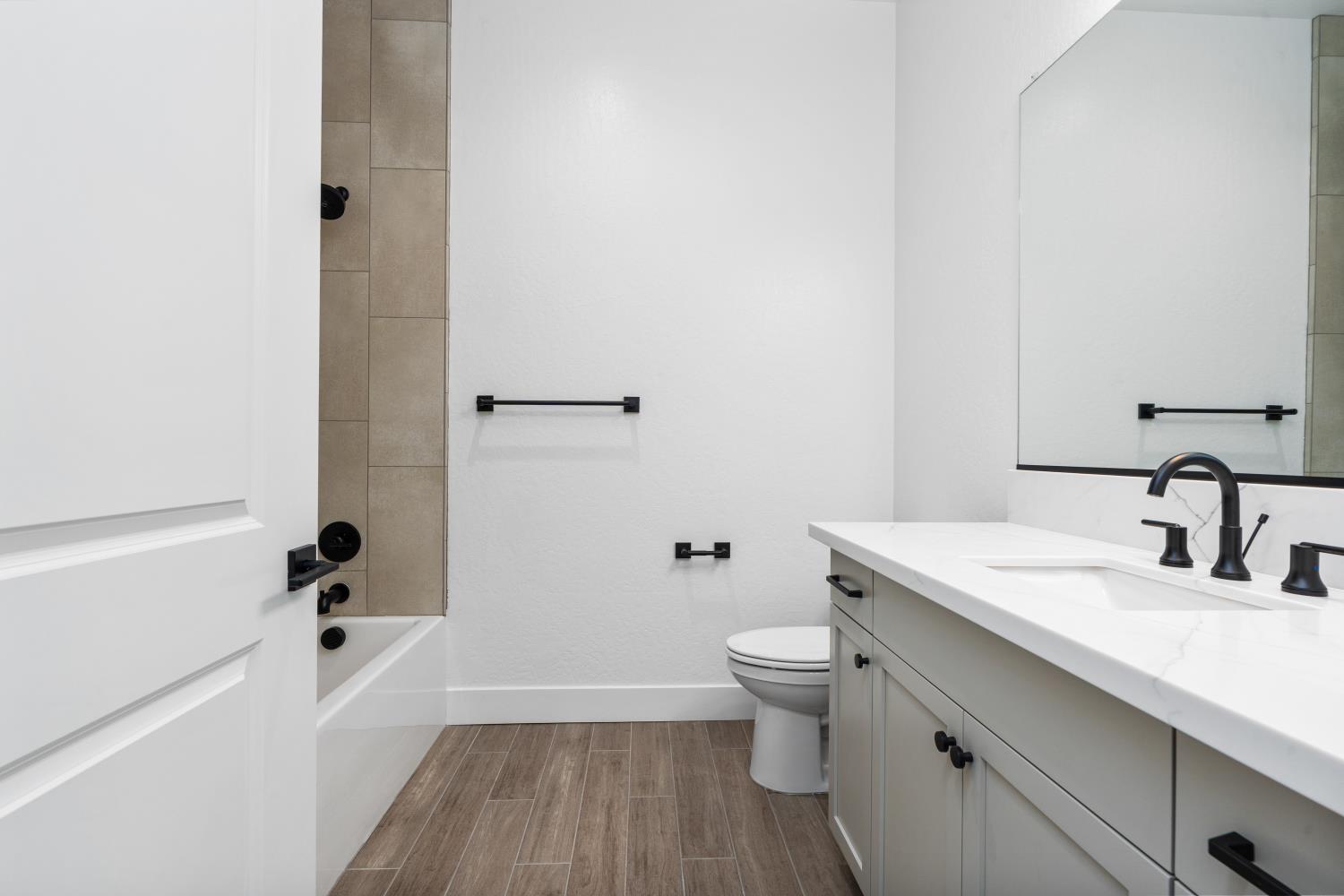 8388 Iron Creek Dr, Friant, CA 93626