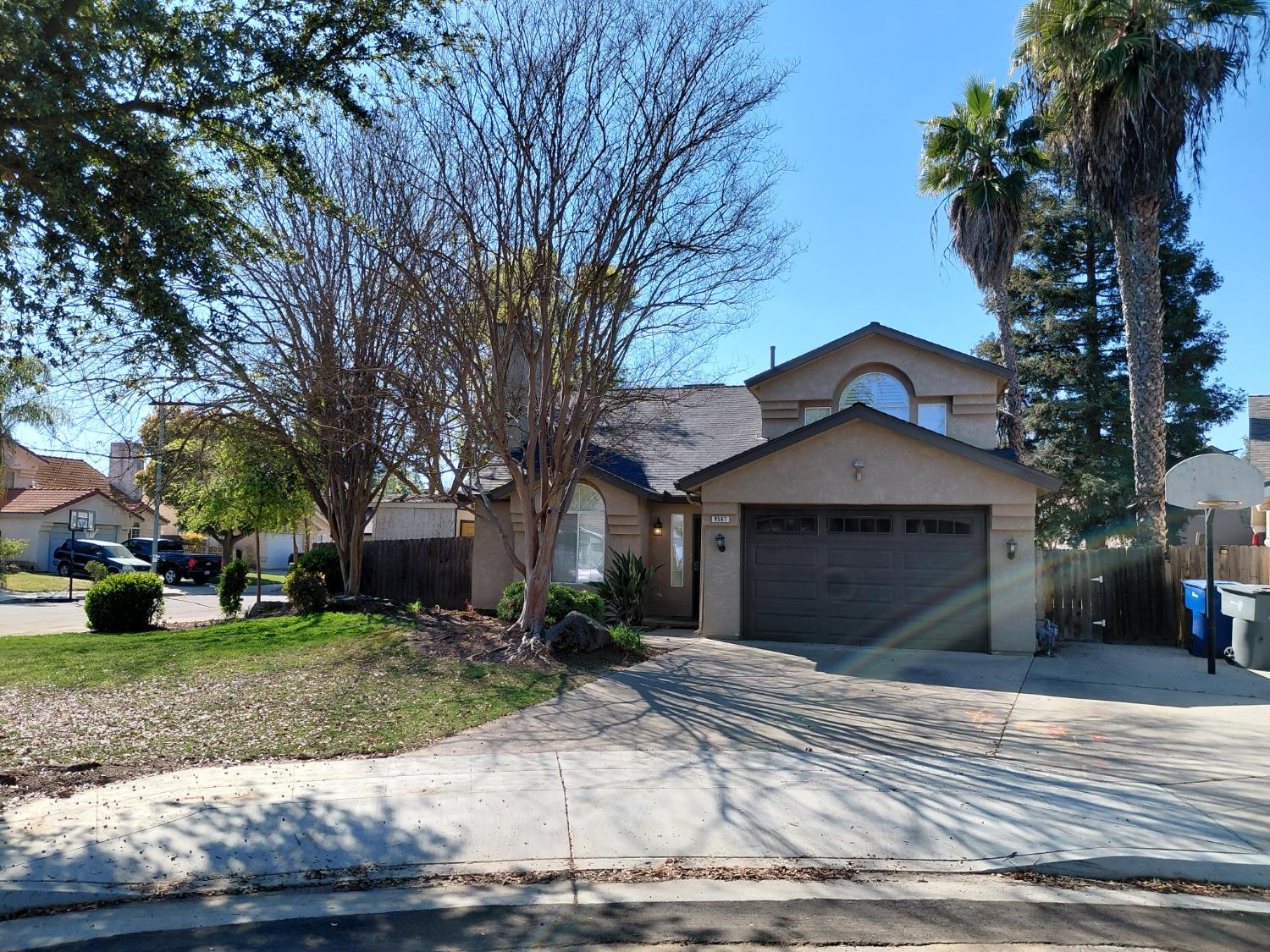 9567 N Barton Ave, Fresno, CA 93720