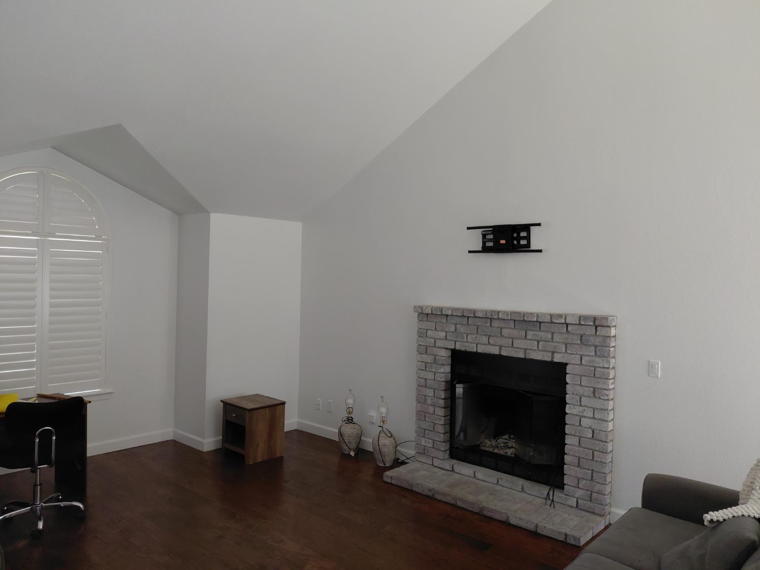 9567 N Barton Ave, Fresno, CA 93720