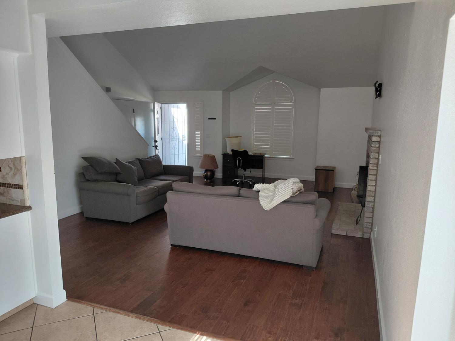 9567 N Barton Ave, Fresno, CA 93720