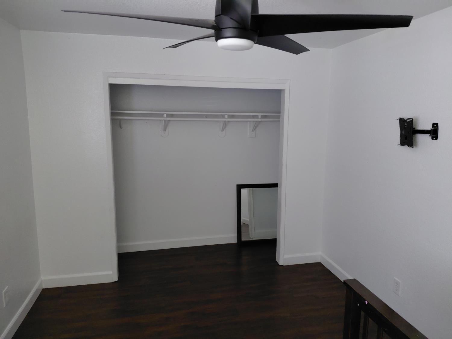 9567 N Barton Ave, Fresno, CA 93720