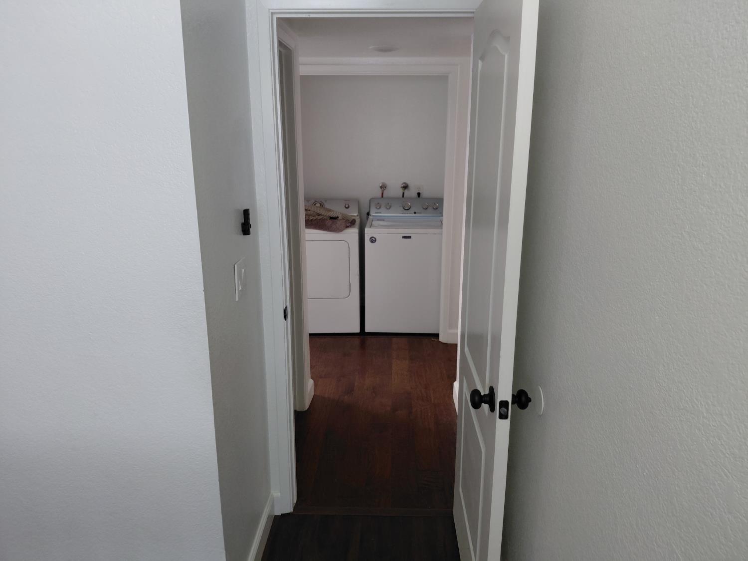 9567 N Barton Ave, Fresno, CA 93720