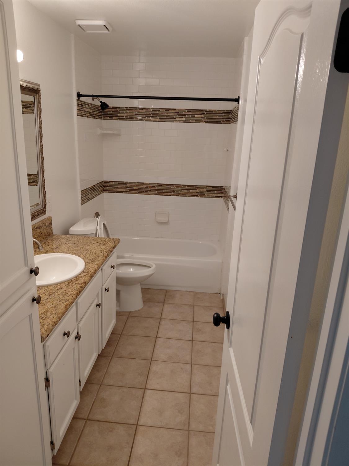 9567 N Barton Ave, Fresno, CA 93720