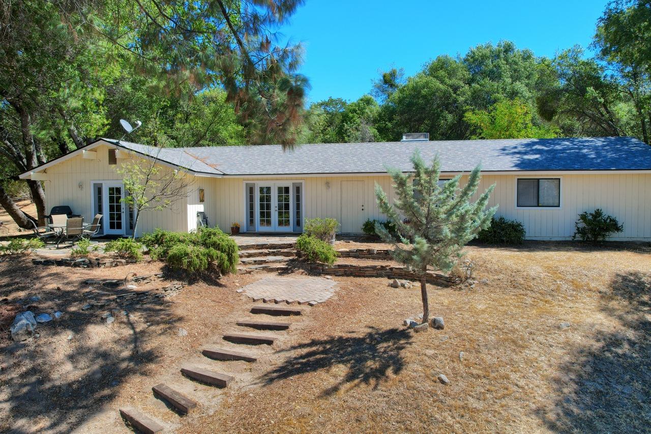 39406 John West Rd, Oakhurst, CA 93644