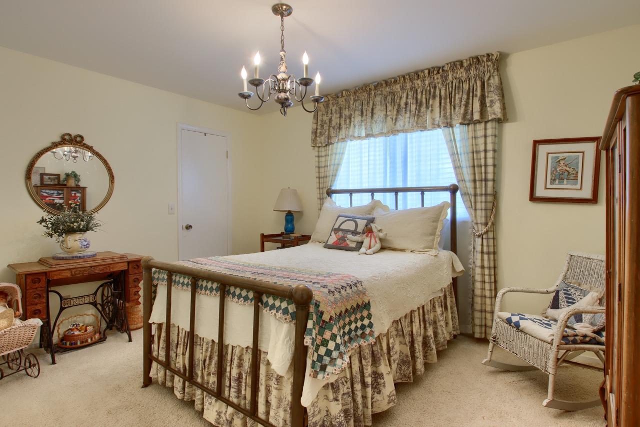 39406 John West Rd, Oakhurst, CA 93644