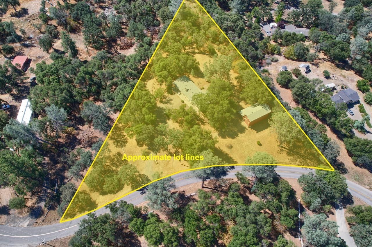 39406 John West Rd, Oakhurst, CA 93644