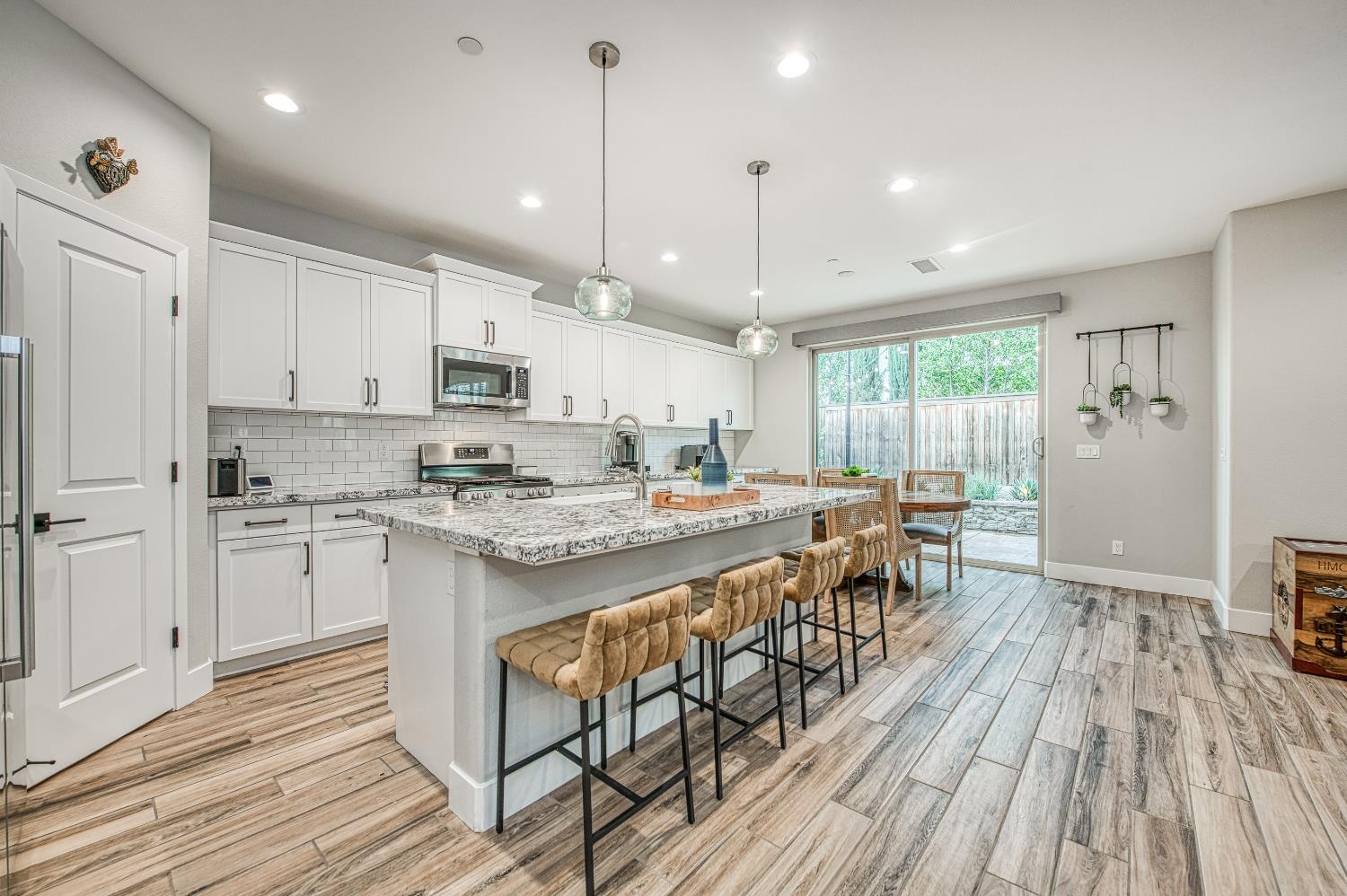 4435 Horizon Dr, Madera, CA 93636