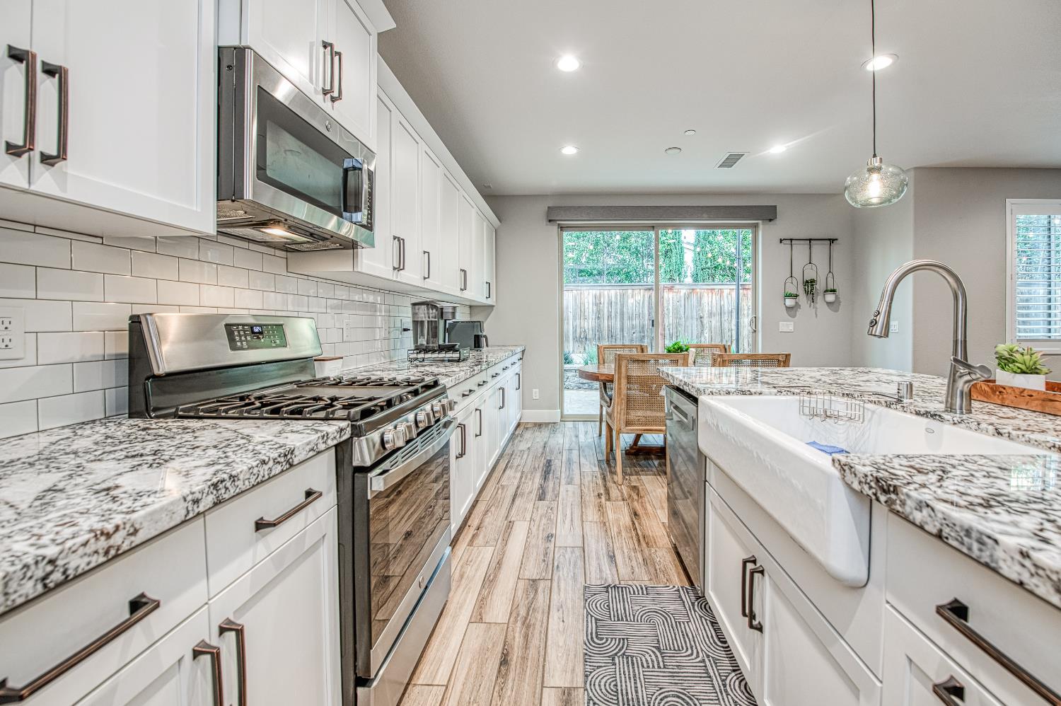 4435 Horizon Dr, Madera, CA 93636