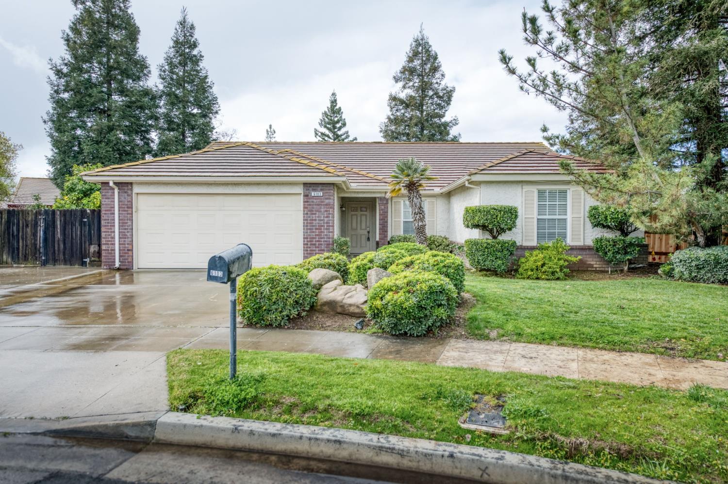 6103 N Prospect Ave, Fresno, CA 93711