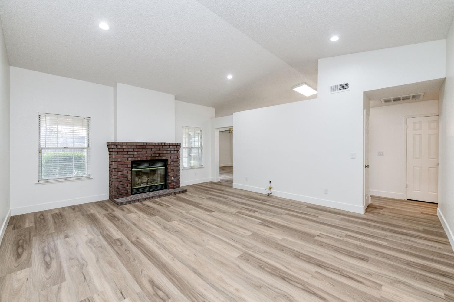 6103 N Prospect Ave, Fresno, CA 93711