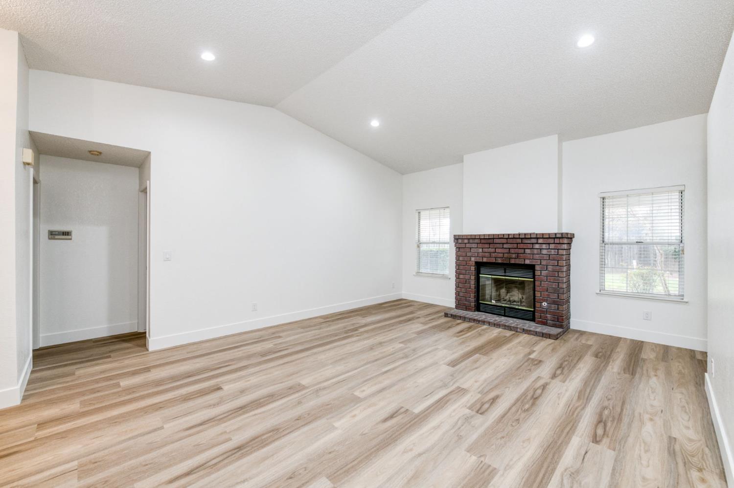 6103 N Prospect Ave, Fresno, CA 93711