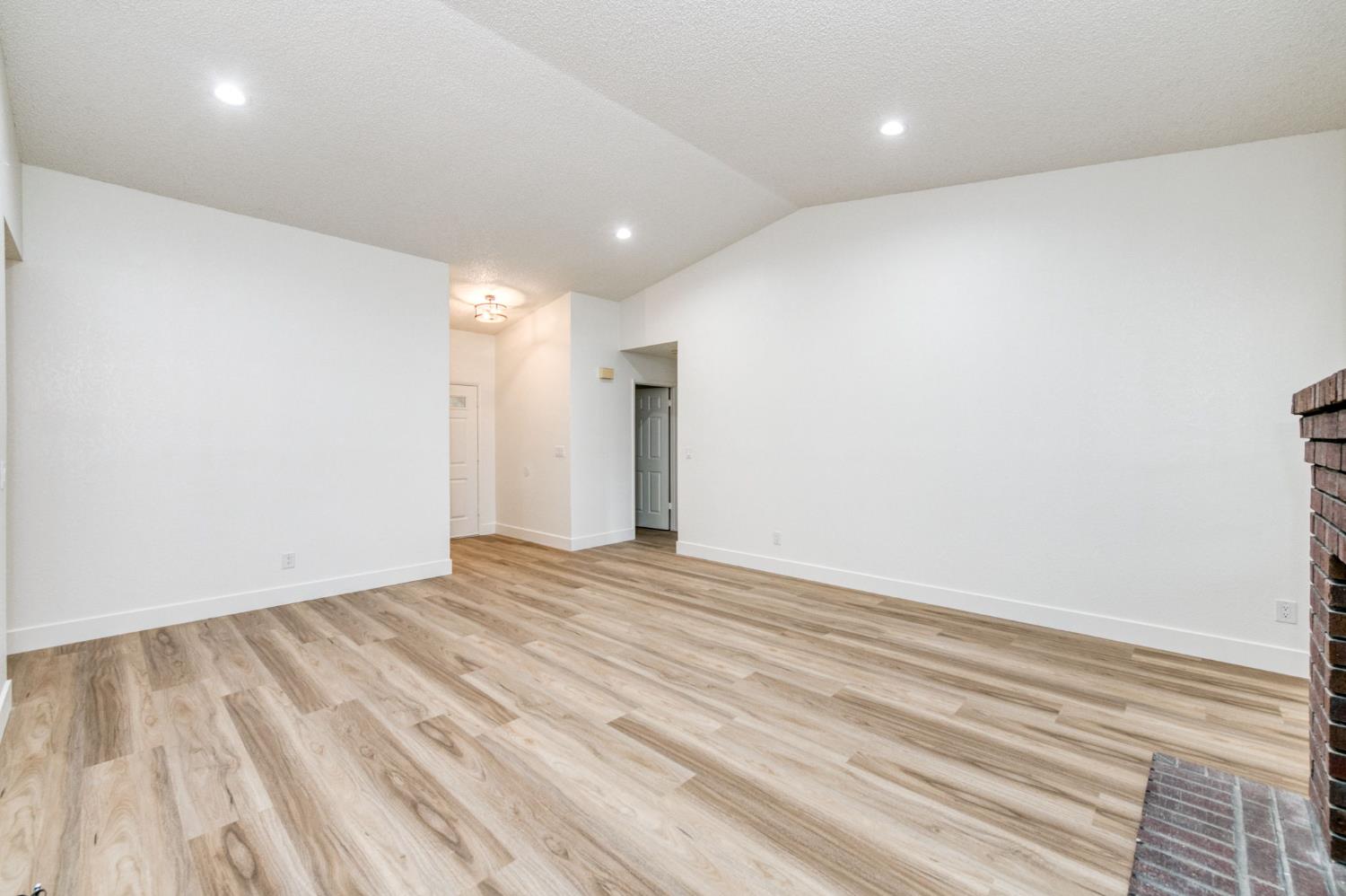 6103 N Prospect Ave, Fresno, CA 93711