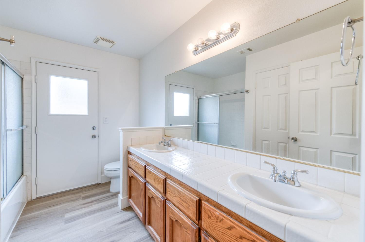 6103 N Prospect Ave, Fresno, CA 93711