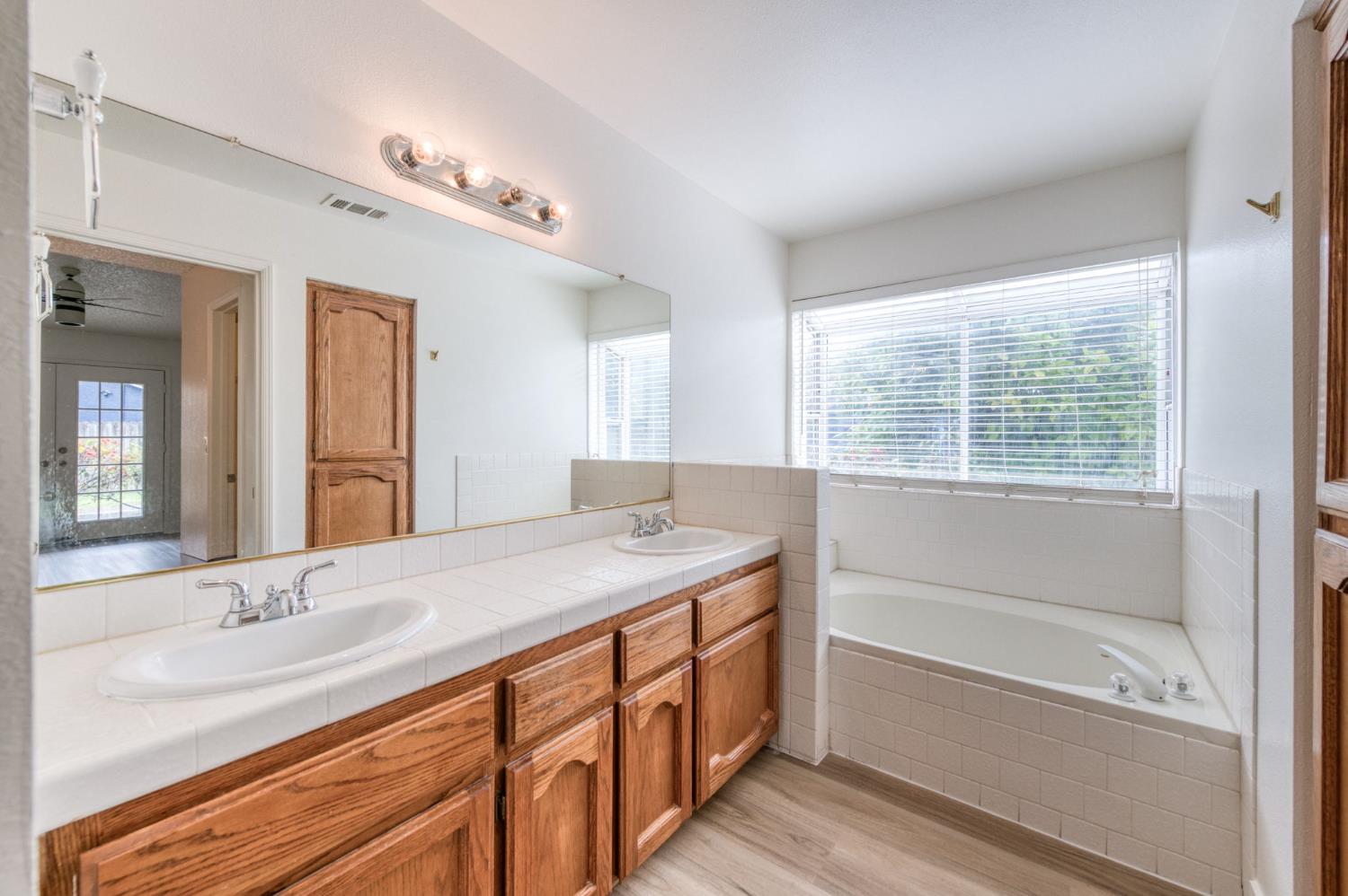 6103 N Prospect Ave, Fresno, CA 93711