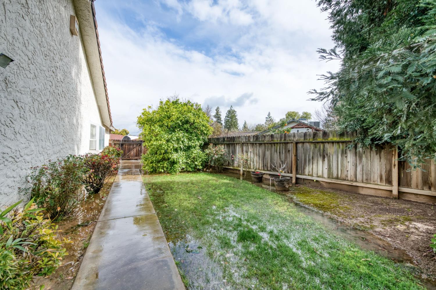 6103 N Prospect Ave, Fresno, CA 93711