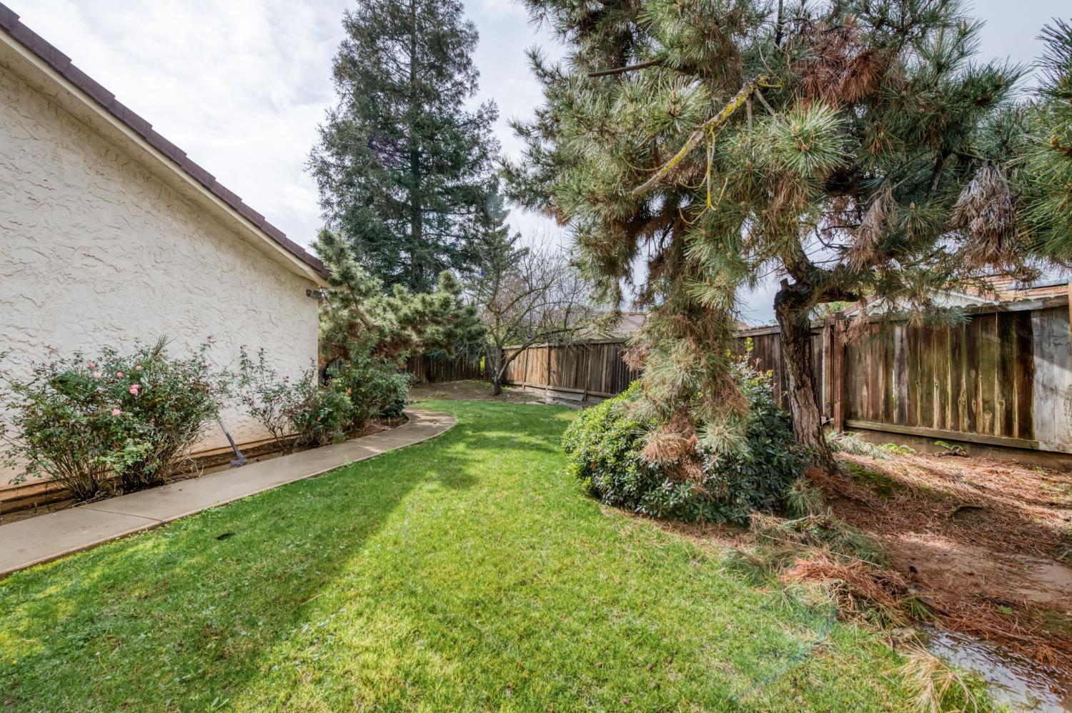 6103 N Prospect Ave, Fresno, CA 93711