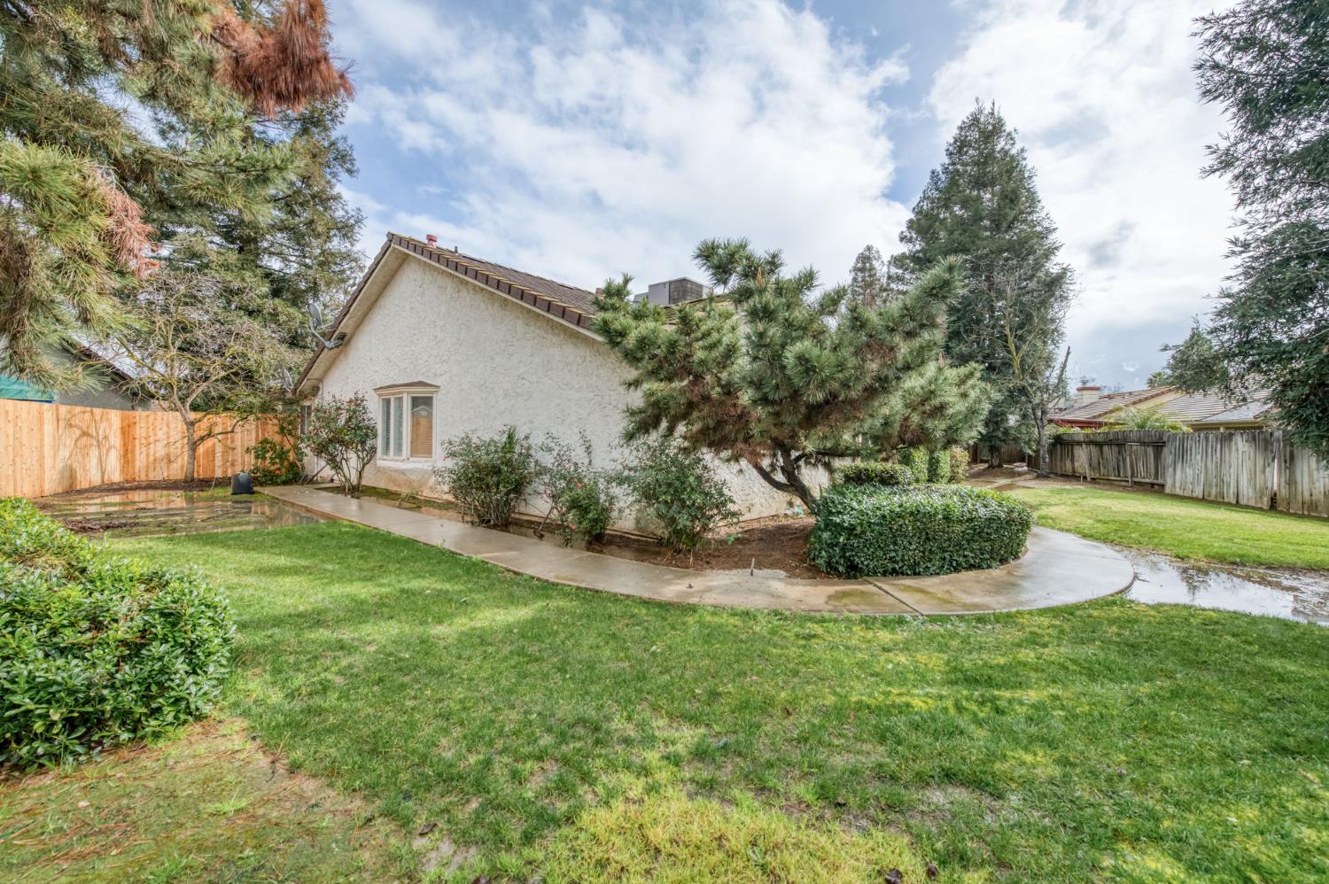 6103 N Prospect Ave, Fresno, CA 93711