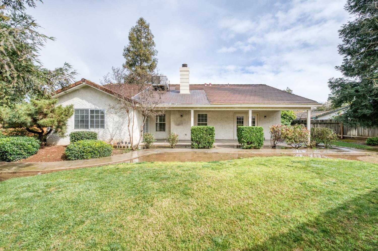 6103 N Prospect Ave, Fresno, CA 93711