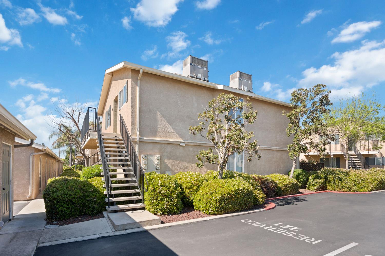 3739 W Bullard Ave #219, Fresno, CA 93711