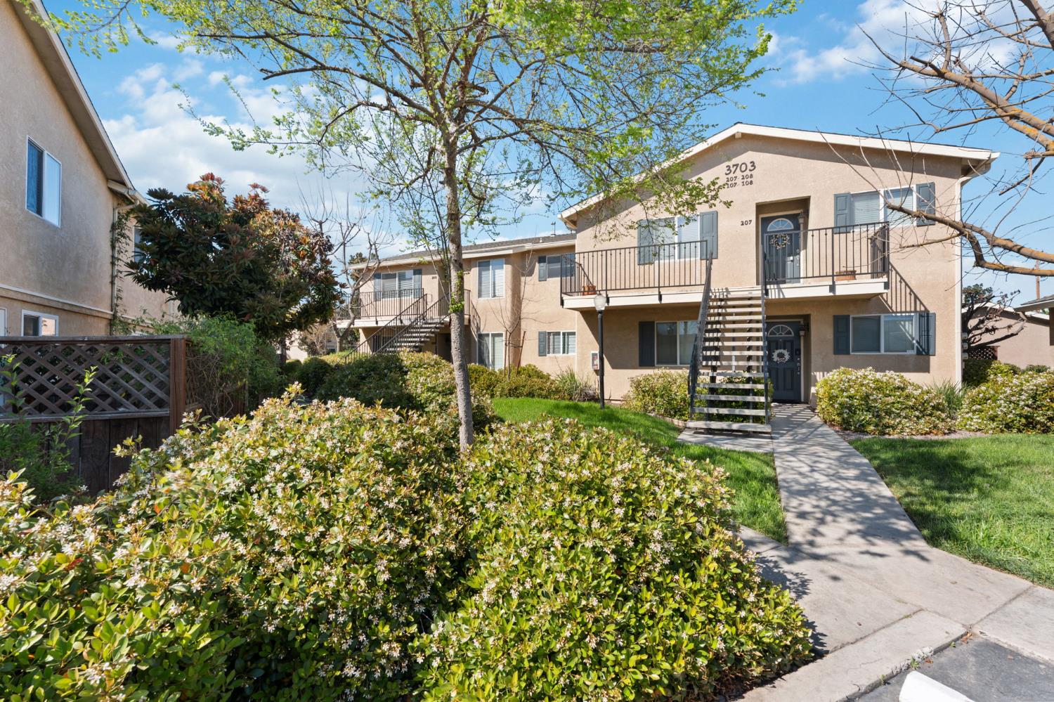 3739 W Bullard Ave #219, Fresno, CA 93711